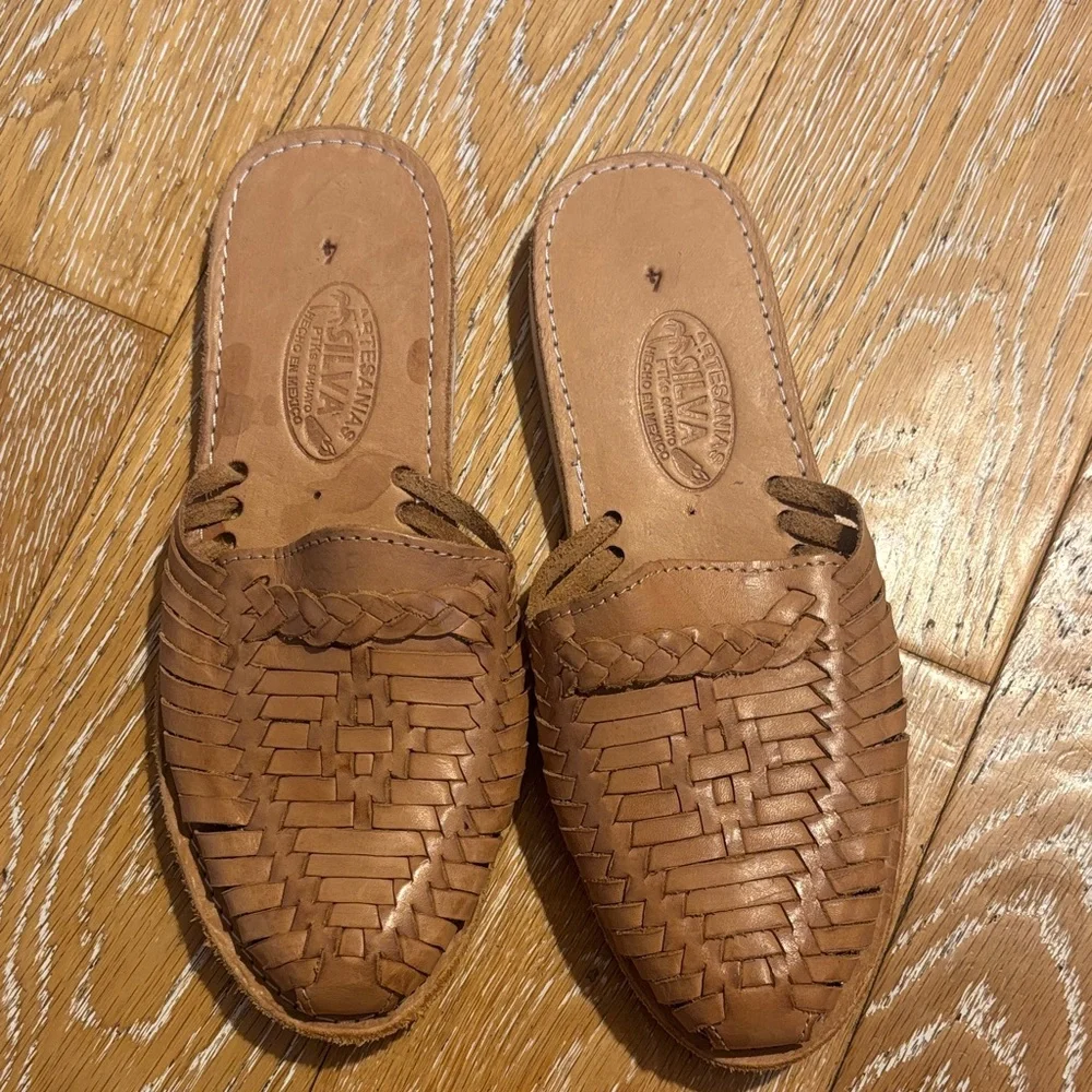 Women's slip on huaraches - Picture 1 of 4
